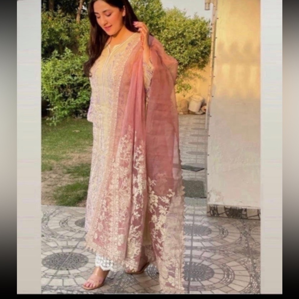 Pakistani dresses Sana safinaz